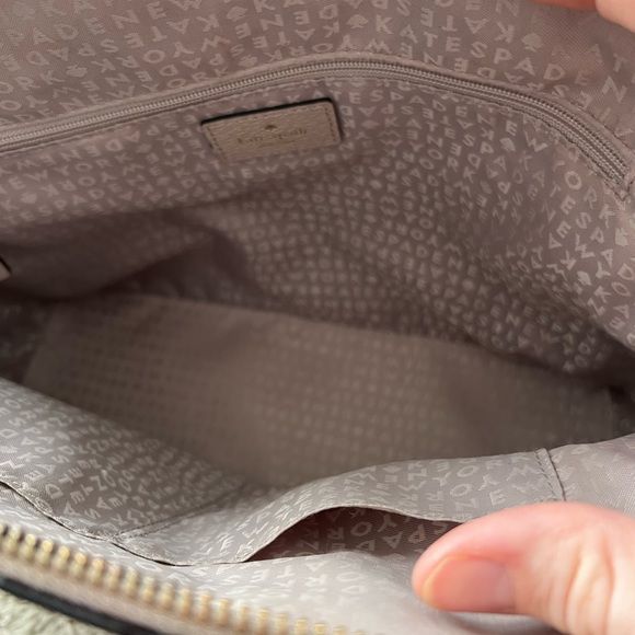 Great condition cute, spring Kate Spade handbag. - Picture 2 of 8